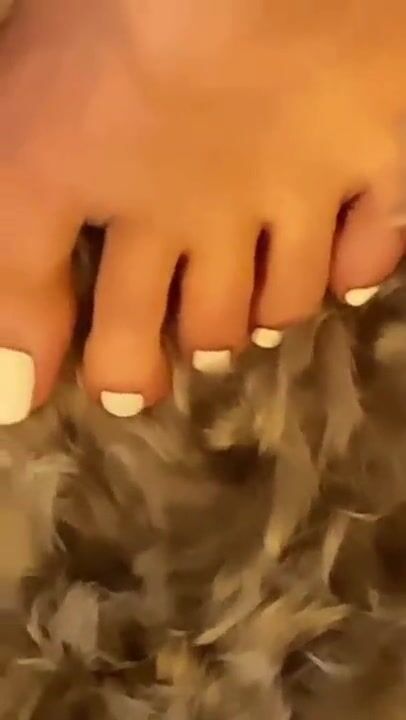 Kylie Jenner feet
