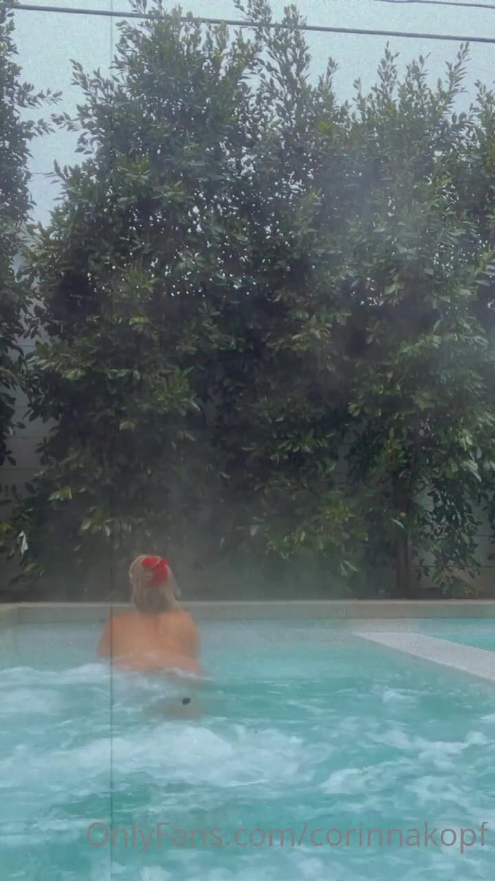 Corinna Kopf  Hot Bathtub