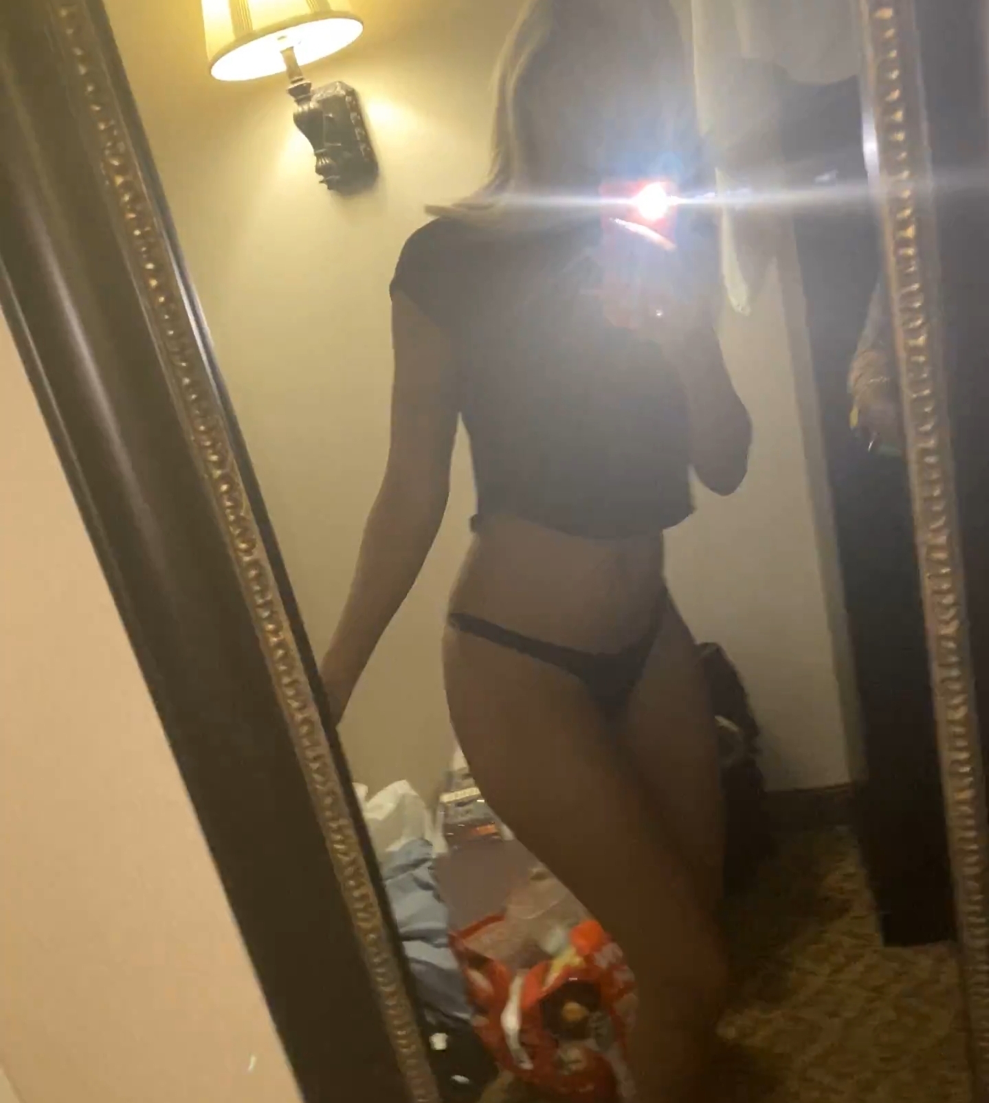 Melgirl_ and friend shake ass in hotel room