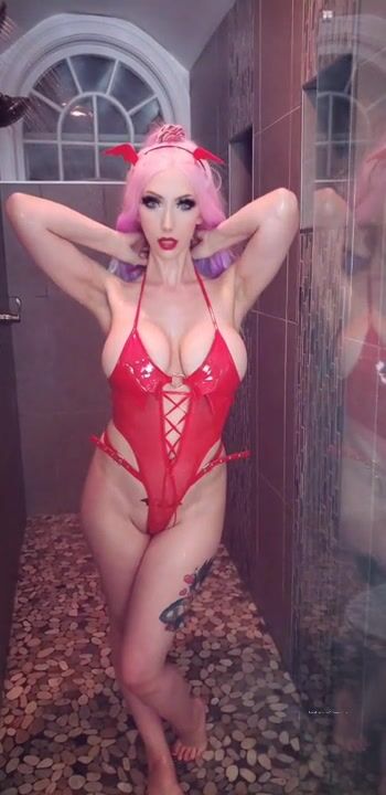 Intraventus Red Lingerie Shower