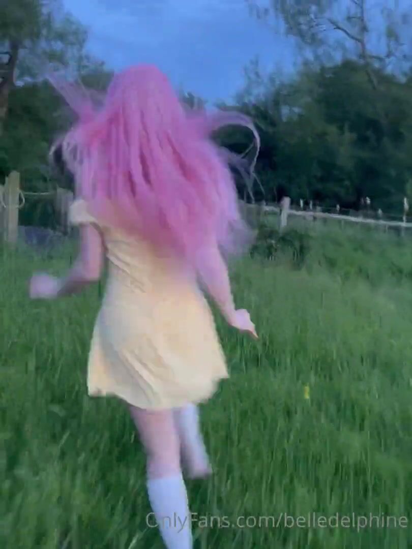 Belle Delphine Running Naked Outdoor Video Leaked