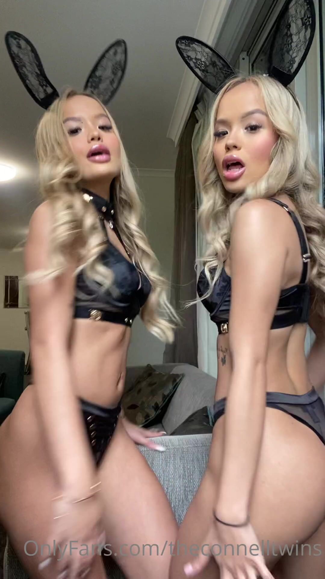 Theconnelltwins 18