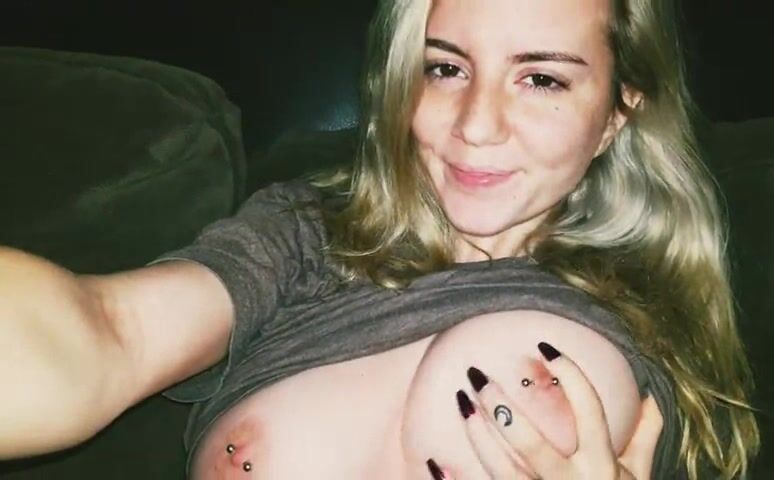 Sara Mills Tits