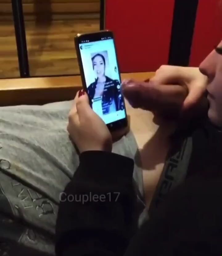Couplee_17 using dick for scrolling