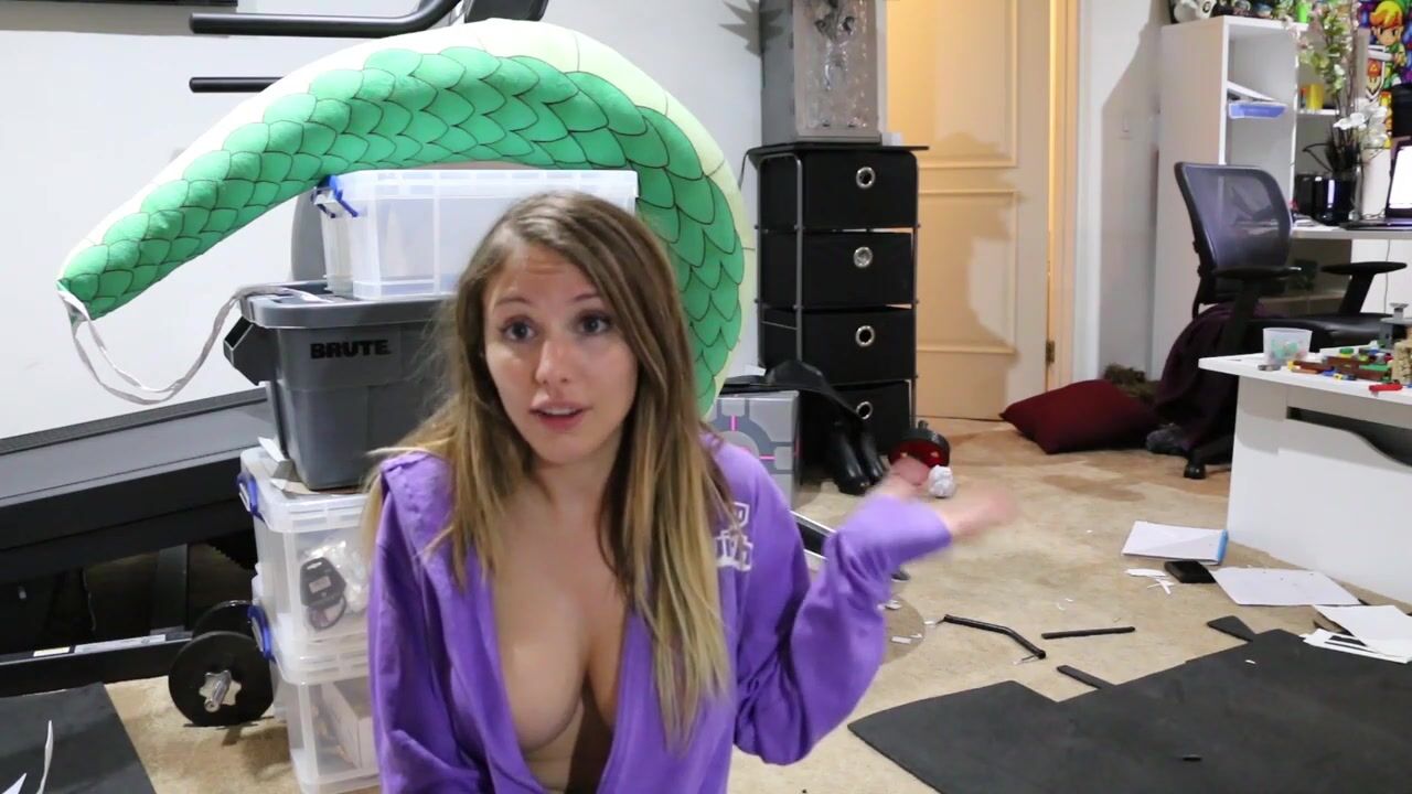 Liz Katz - Twitch boobs flash