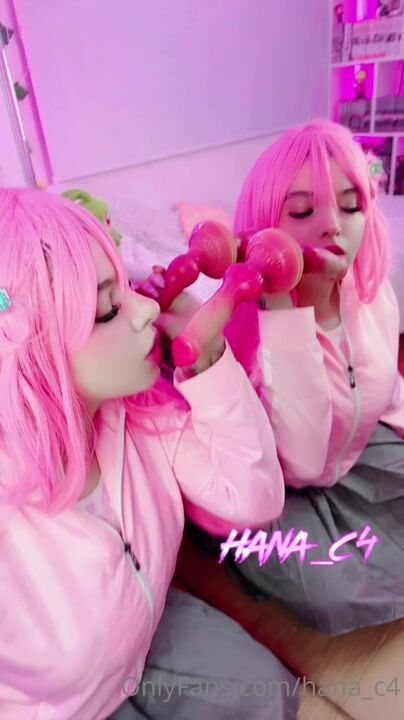 Hana_C4 suck a dildo pink hair Cosplay