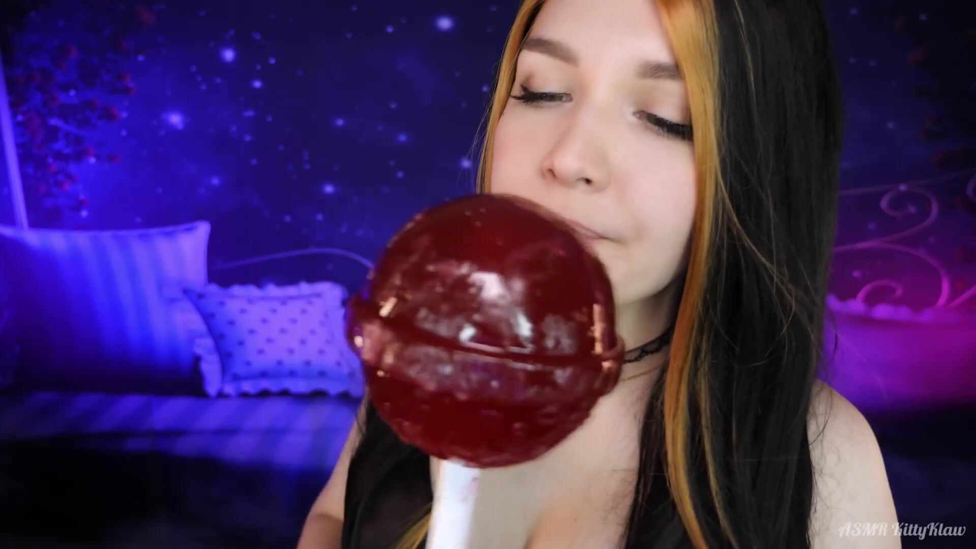 АСМРKittyKlaw -  Licking lollipop