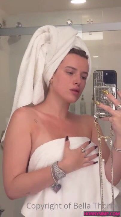 Bella Thorne After Shower Dm