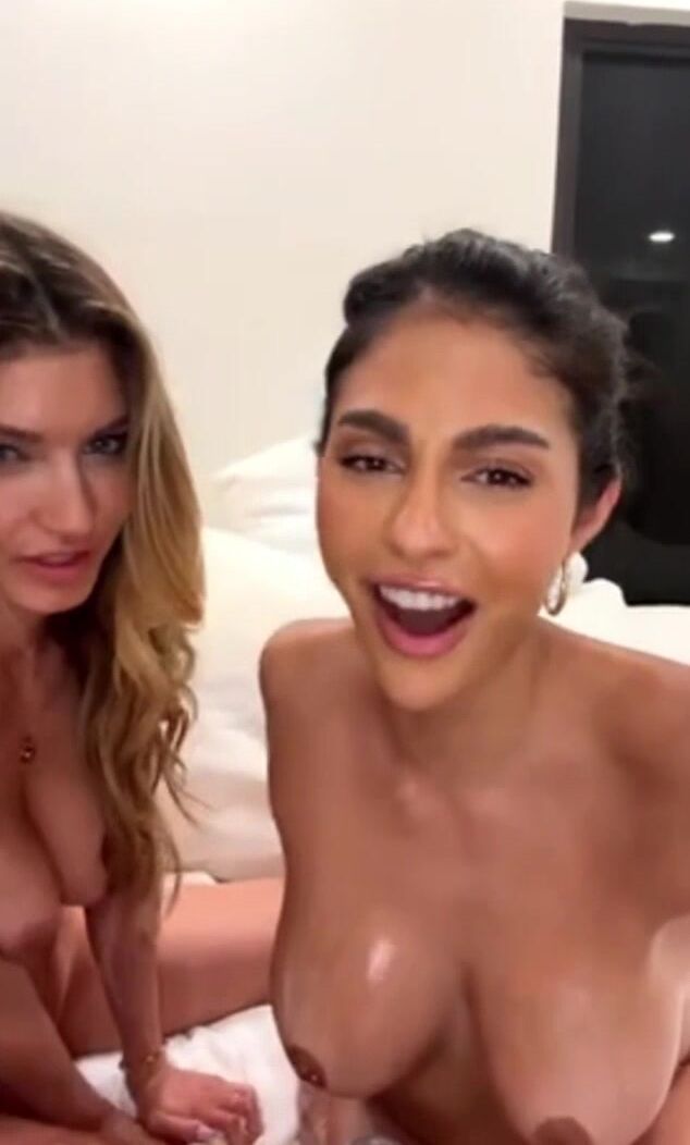 Amanda Trivizas & Hayley Maxfield Nude Lesbian Play Livestream Video Leaked P2
